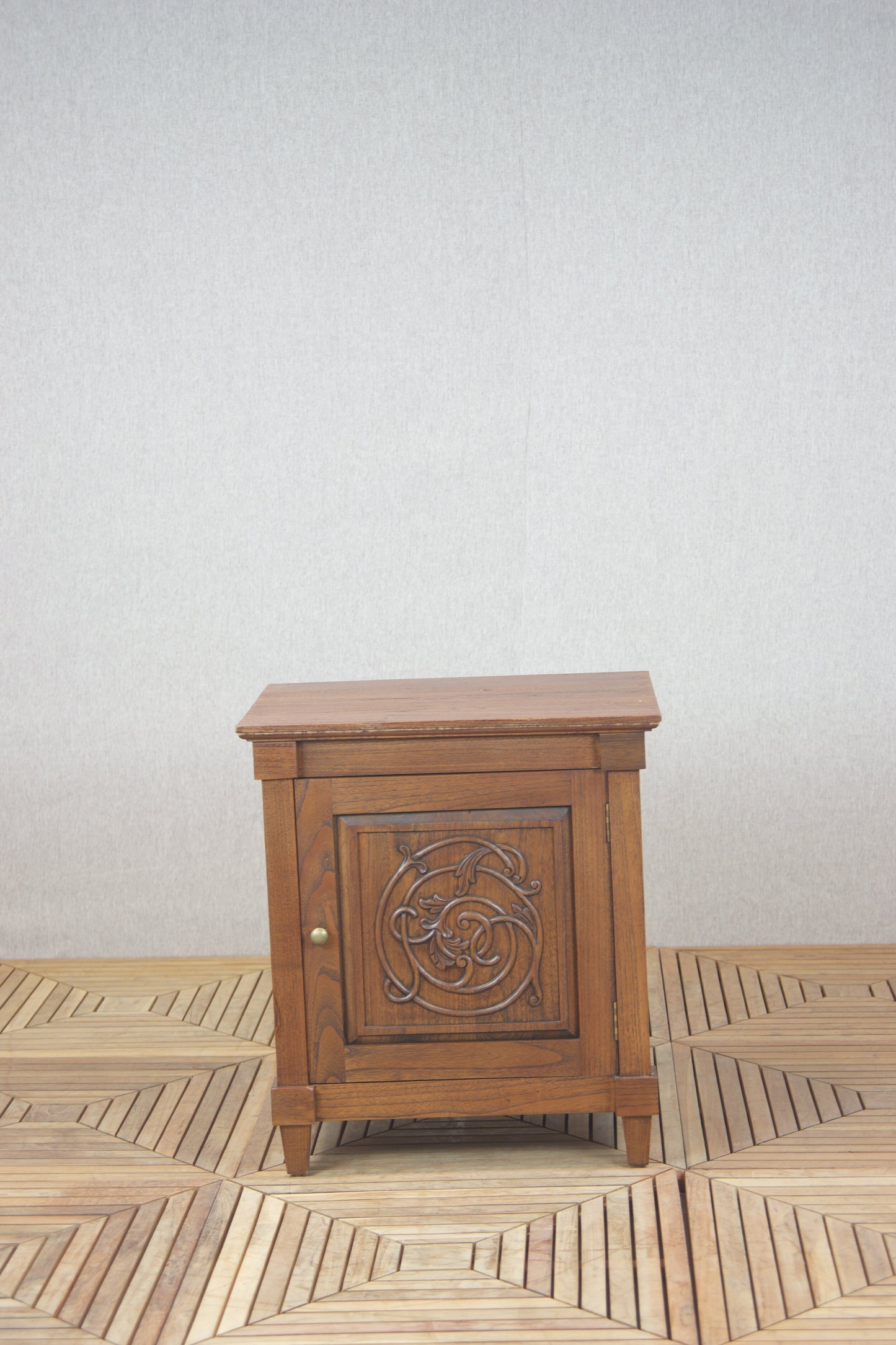 Isabelline Carving Side Table