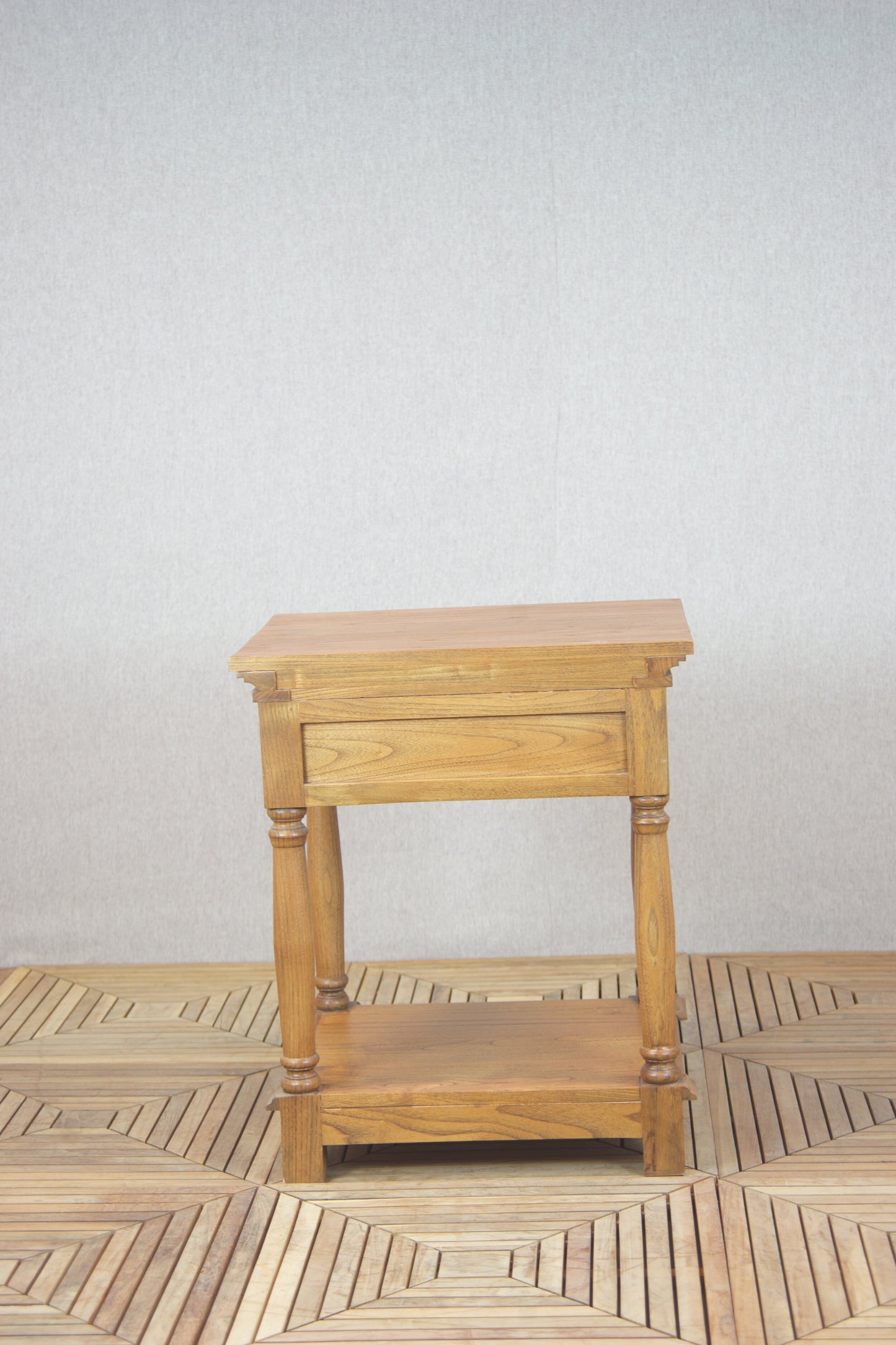 Queen Anne Side Table